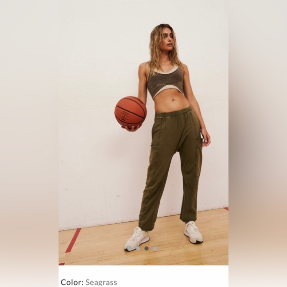 FP Movement Hot Shot Pants- multiple pockets! - Picture 16 of 16